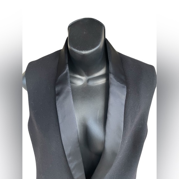 Express Edition women’s sleeveless tuxedo black sz 4 Faux slant pockets preloved - Picture 3 of 8